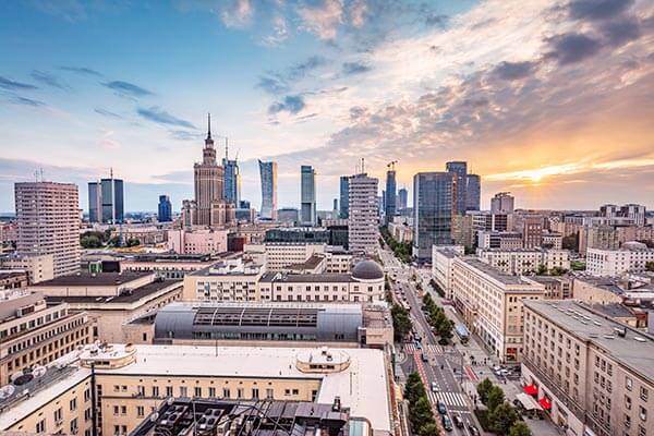 Widok na wieżowce w centrum Warszawy